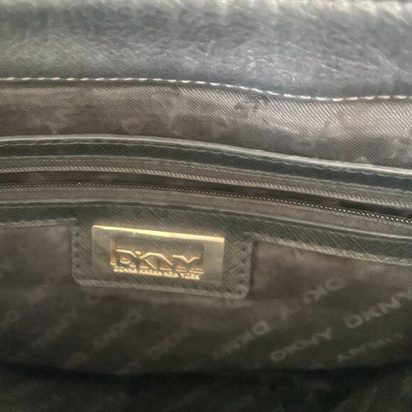 DKNY Purse - Picture 7 of 8